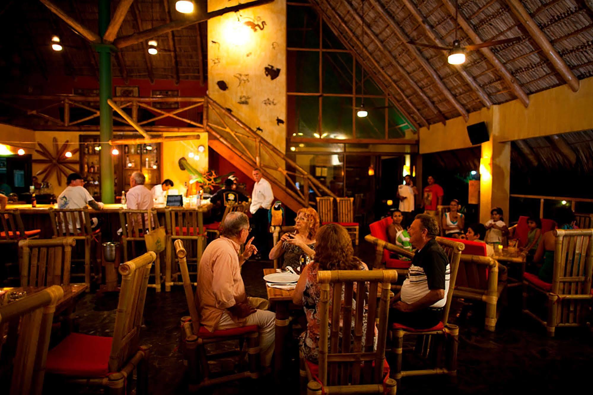 Clandestino Beach Resort Parrita Ristorante foto